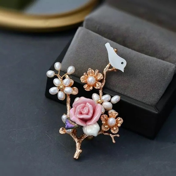 Handmade Jewelry Brooches - Picture 7 of 8